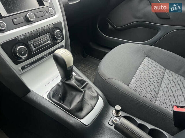 Черный Шкода Октавия, объемом двигателя 1.4 л и пробегом 229 тыс. км за 7800 $, фото 16 на Automoto.ua