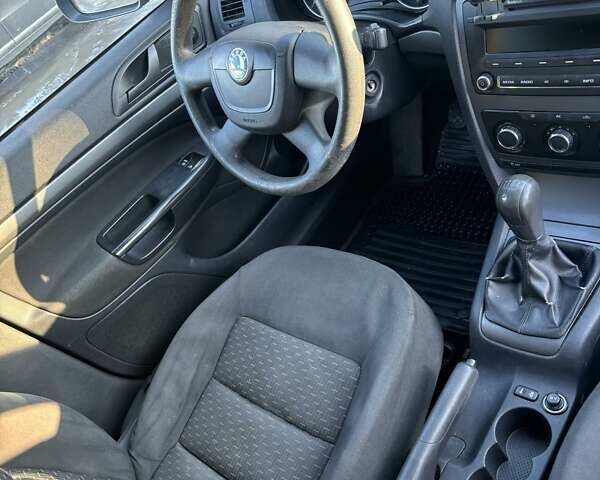 Черный Шкода Октавия, объемом двигателя 1.9 л и пробегом 386 тыс. км за 6600 $, фото 2 на Automoto.ua