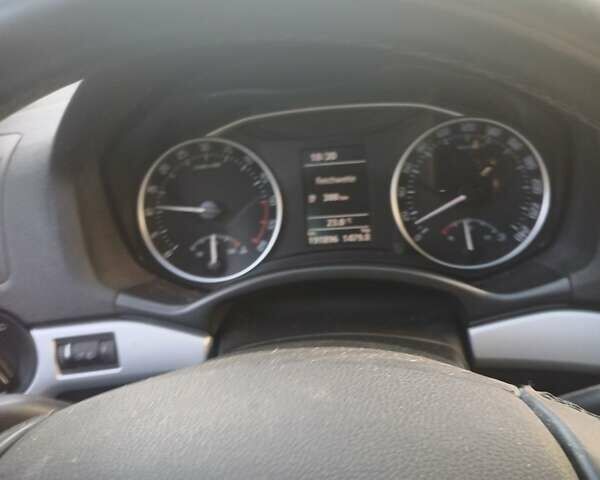 Черный Шкода Октавия, объемом двигателя 1.6 л и пробегом 192 тыс. км за 8500 $, фото 3 на Automoto.ua