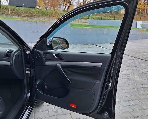 Черный Шкода Октавия, объемом двигателя 1.8 л и пробегом 311 тыс. км за 7250 $, фото 42 на Automoto.ua