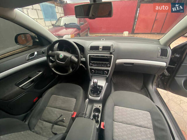 Черный Шкода Октавия, объемом двигателя 1.6 л и пробегом 275 тыс. км за 7800 $, фото 16 на Automoto.ua