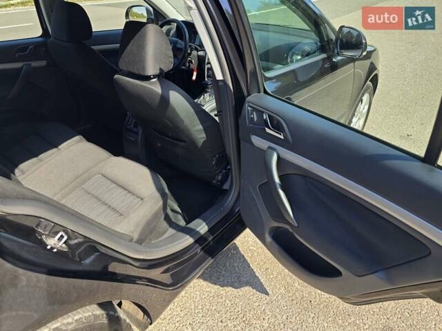 Черный Шкода Октавия, объемом двигателя 1.6 л и пробегом 212 тыс. км за 9299 $, фото 38 на Automoto.ua