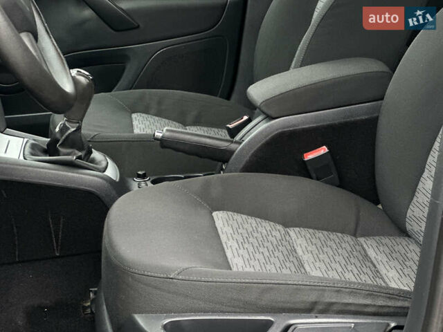 Черный Шкода Октавия, объемом двигателя 1.6 л и пробегом 202 тыс. км за 7650 $, фото 48 на Automoto.ua