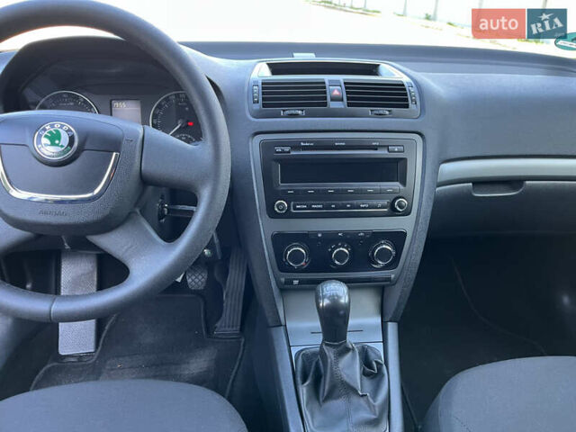 Черный Шкода Октавия, объемом двигателя 1.6 л и пробегом 226 тыс. км за 7850 $, фото 10 на Automoto.ua