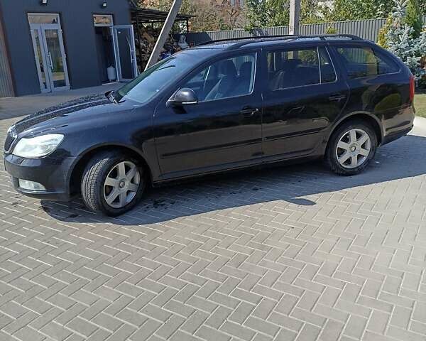 Черный Шкода Октавия, объемом двигателя 1.99 л и пробегом 410 тыс. км за 8000 $, фото 1 на Automoto.ua