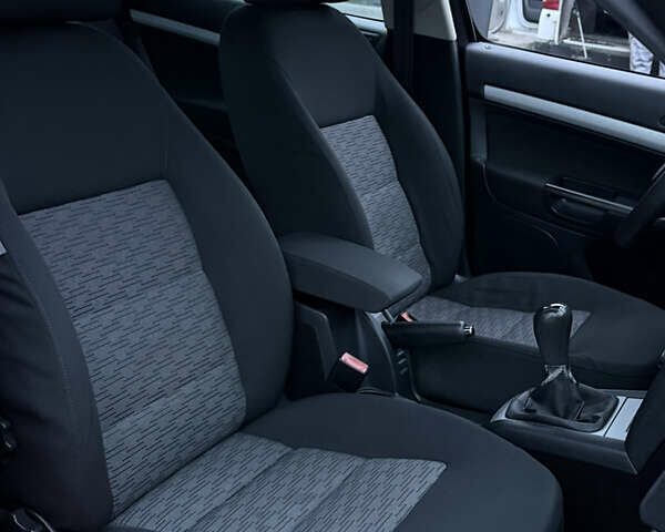 Черный Шкода Октавия, объемом двигателя 1.6 л и пробегом 202 тыс. км за 7490 $, фото 39 на Automoto.ua