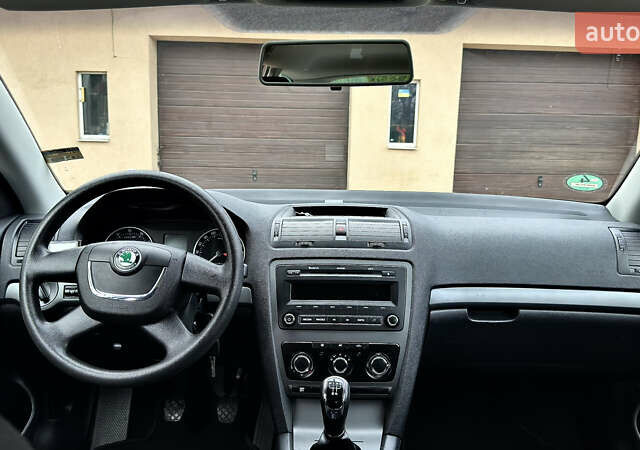 Чорний Шкода Октавія, об'ємом двигуна 1.6 л та пробігом 114 тис. км за 8299 $, фото 52 на Automoto.ua