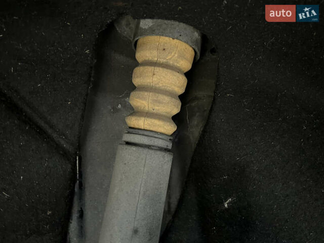 Черный Шкода Октавия, объемом двигателя 2 л и пробегом 229 тыс. км за 11650 $, фото 140 на Automoto.ua