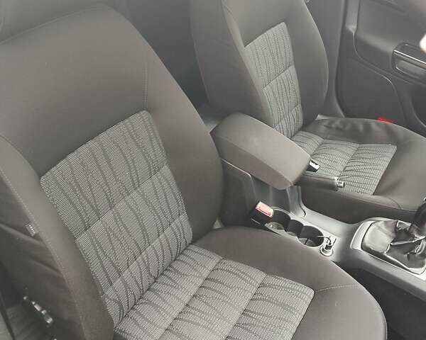 Черный Шкода Октавия, объемом двигателя 1.6 л и пробегом 309 тыс. км за 7200 $, фото 7 на Automoto.ua