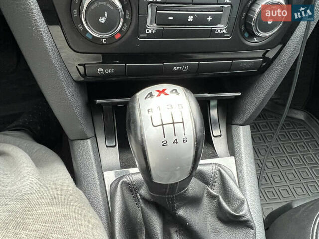 Черный Шкода Октавия, объемом двигателя 1.8 л и пробегом 156 тыс. км за 9900 $, фото 7 на Automoto.ua