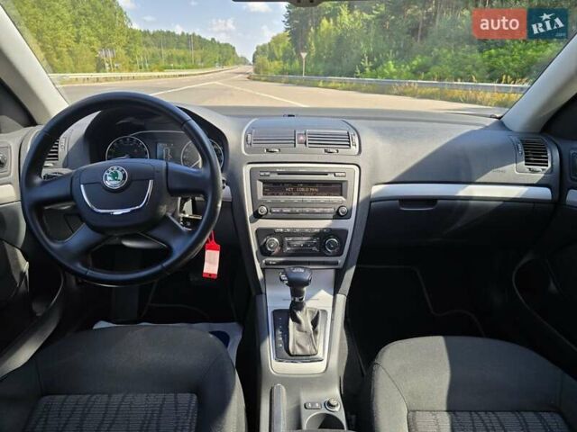 Черный Шкода Октавия, объемом двигателя 1.6 л и пробегом 212 тыс. км за 9299 $, фото 52 на Automoto.ua