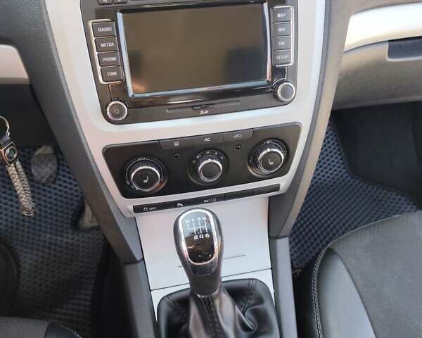 Черный Шкода Октавия, объемом двигателя 1.97 л и пробегом 280 тыс. км за 9200 $, фото 9 на Automoto.ua