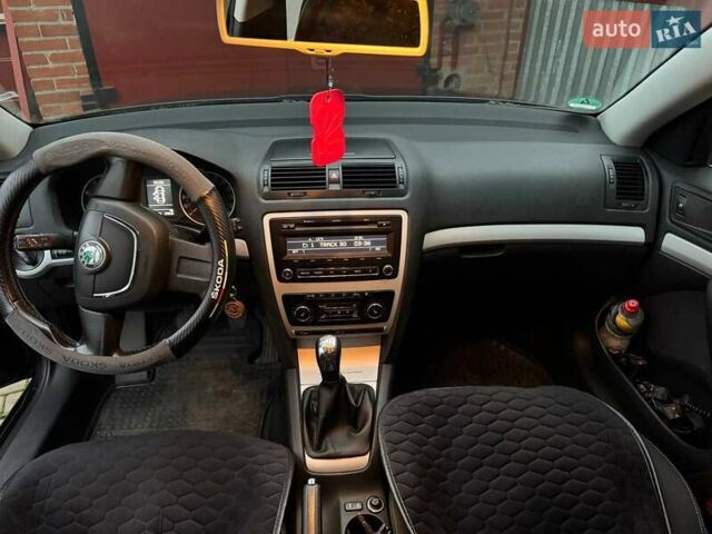 Чорний Шкода Октавія, об'ємом двигуна 1.39 л та пробігом 140 тис. км за 7500 $, фото 6 на Automoto.ua