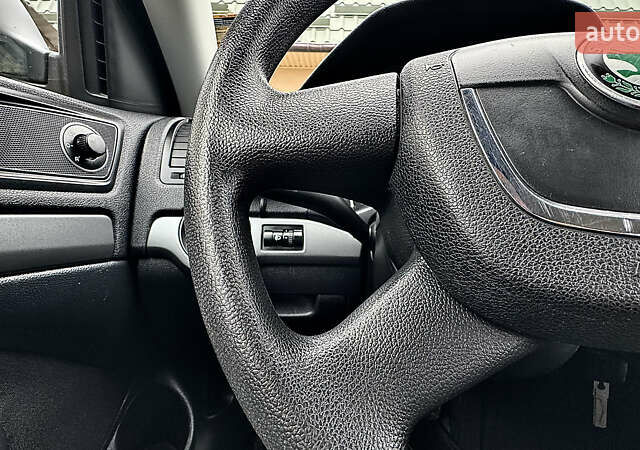 Чорний Шкода Октавія, об'ємом двигуна 1.6 л та пробігом 114 тис. км за 8299 $, фото 59 на Automoto.ua