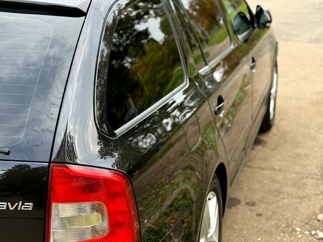 Черный Шкода Октавия, объемом двигателя 2 л и пробегом 201 тыс. км за 12000 $, фото 3 на Automoto.ua