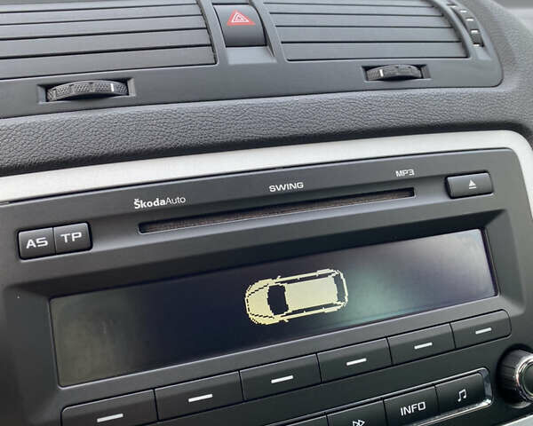 Чорний Шкода Октавія, об'ємом двигуна 2 л та пробігом 241 тис. км за 8800 $, фото 33 на Automoto.ua