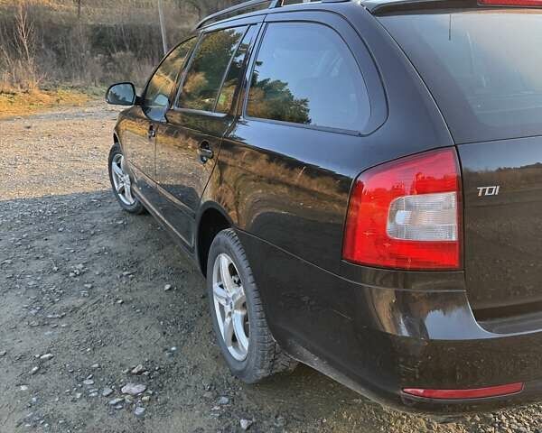 Черный Шкода Октавия, объемом двигателя 1.6 л и пробегом 253 тыс. км за 7500 $, фото 3 на Automoto.ua