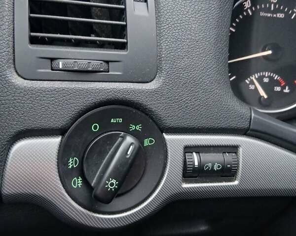 Чорний Шкода Октавія, об'ємом двигуна 1.4 л та пробігом 201 тис. км за 8699 $, фото 13 на Automoto.ua