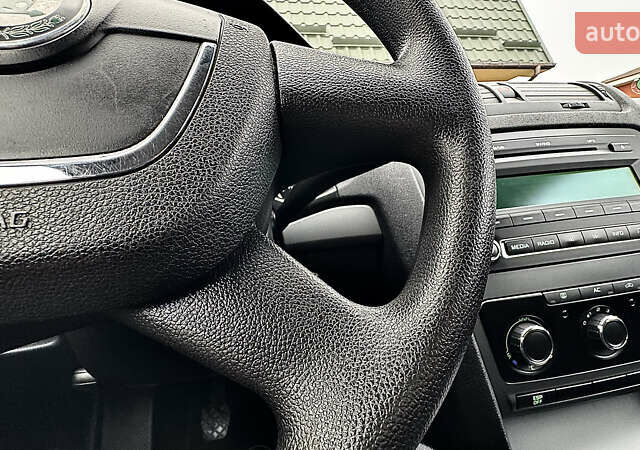 Чорний Шкода Октавія, об'ємом двигуна 1.6 л та пробігом 114 тис. км за 8299 $, фото 58 на Automoto.ua