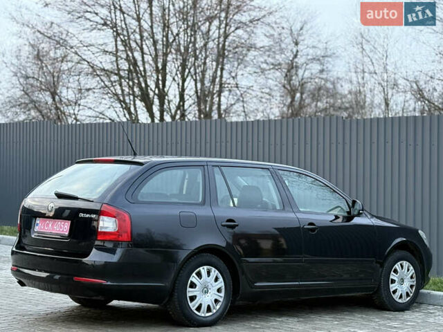 Черный Шкода Октавия, объемом двигателя 1.6 л и пробегом 202 тыс. км за 7490 $, фото 93 на Automoto.ua