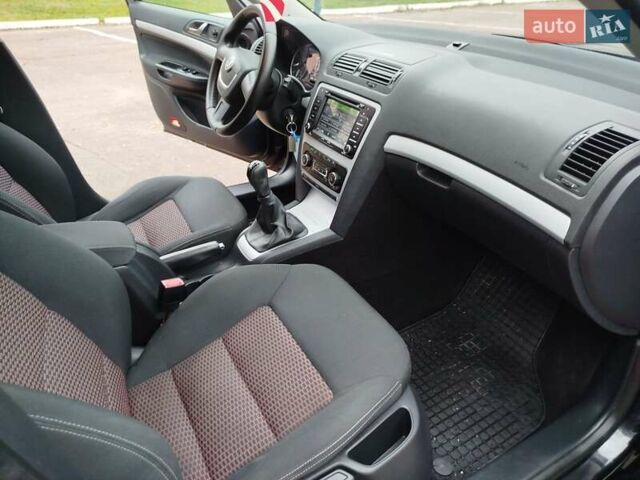 Чорний Шкода Октавія, об'ємом двигуна 1.98 л та пробігом 215 тис. км за 7650 $, фото 4 на Automoto.ua