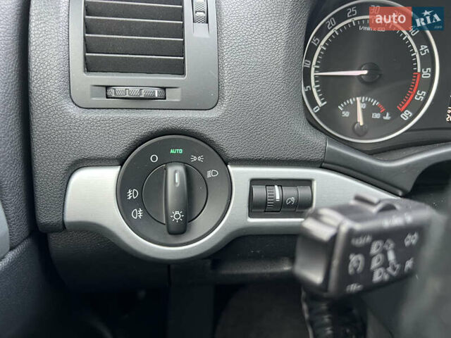 Черный Шкода Октавия, объемом двигателя 2 л и пробегом 265 тыс. км за 11950 $, фото 108 на Automoto.ua