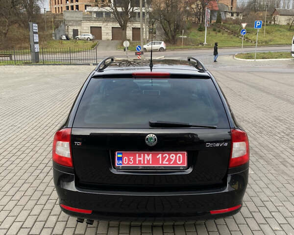 Чорний Шкода Октавія, об'ємом двигуна 2 л та пробігом 241 тис. км за 8800 $, фото 3 на Automoto.ua