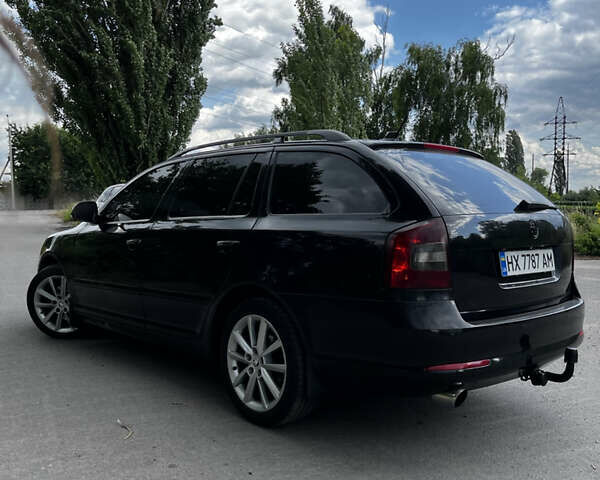 Черный Шкода Октавия, объемом двигателя 1.6 л и пробегом 220 тыс. км за 8750 $, фото 2 на Automoto.ua