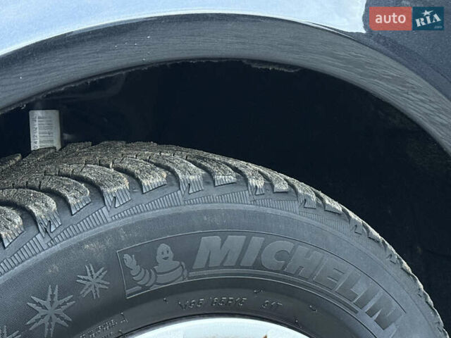 Черный Шкода Октавия, объемом двигателя 1.6 л и пробегом 202 тыс. км за 7490 $, фото 12 на Automoto.ua