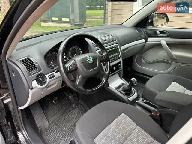 Черный Шкода Октавия, объемом двигателя 1.6 л и пробегом 224 тыс. км за 7500 $, фото 21 на Automoto.ua