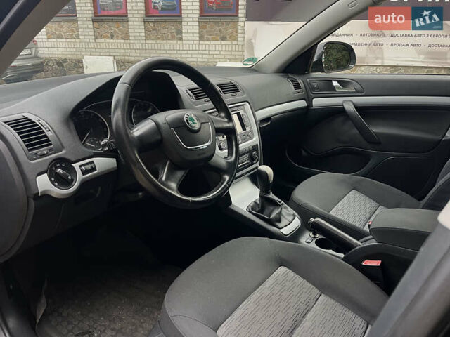 Черный Шкода Октавия, объемом двигателя 1.4 л и пробегом 229 тыс. км за 7800 $, фото 11 на Automoto.ua