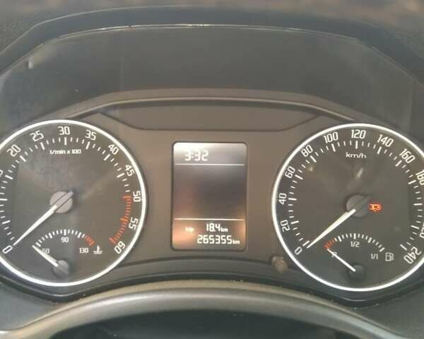 Черный Шкода Октавия, объемом двигателя 1.6 л и пробегом 265 тыс. км за 7650 $, фото 4 на Automoto.ua