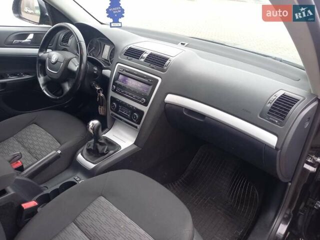 Черный Шкода Октавия, объемом двигателя 1.2 л и пробегом 186 тыс. км за 5950 $, фото 19 на Automoto.ua