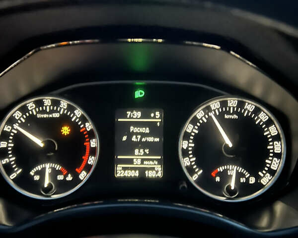Черный Шкода Октавия, объемом двигателя 1.6 л и пробегом 225 тыс. км за 7500 $, фото 13 на Automoto.ua