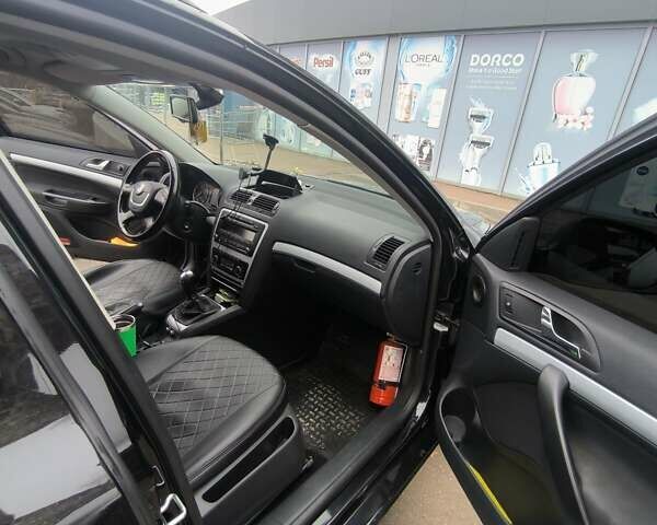 Черный Шкода Октавия, объемом двигателя 1.4 л и пробегом 215 тыс. км за 7300 $, фото 4 на Automoto.ua