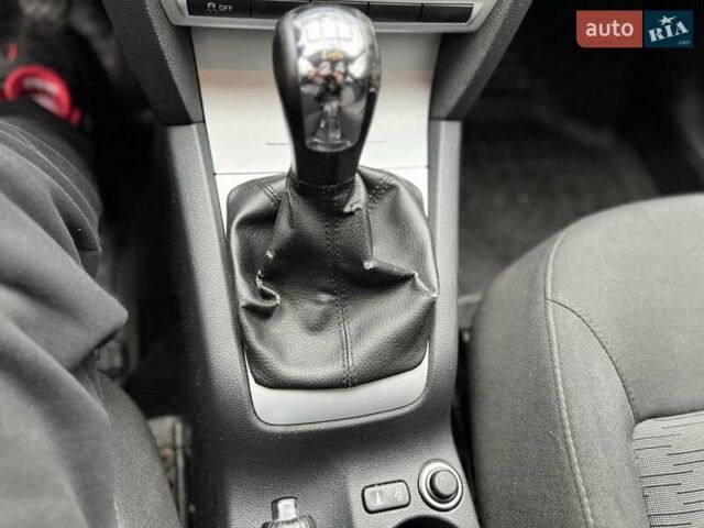 Черный Шкода Октавия, объемом двигателя 1.6 л и пробегом 305 тыс. км за 7600 $, фото 21 на Automoto.ua