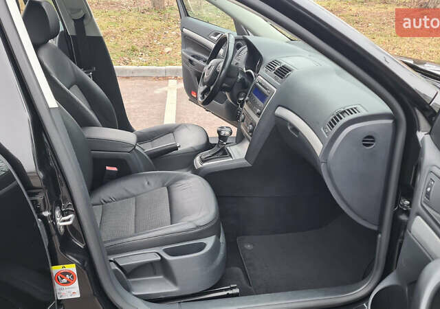 Черный Шкода Октавия, объемом двигателя 1.8 л и пробегом 220 тыс. км за 9700 $, фото 18 на Automoto.ua