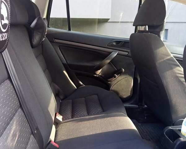 Черный Шкода Октавия, объемом двигателя 1.6 л и пробегом 298 тыс. км за 6500 $, фото 10 на Automoto.ua