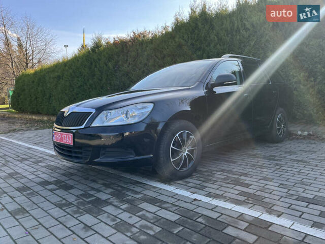 Черный Шкода Октавия, объемом двигателя 1.6 л и пробегом 226 тыс. км за 7850 $, фото 2 на Automoto.ua