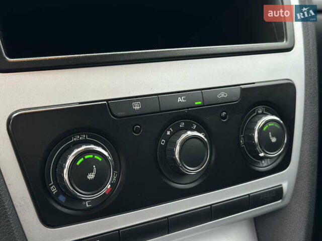 Черный Шкода Октавия, объемом двигателя 1.6 л и пробегом 202 тыс. км за 7650 $, фото 58 на Automoto.ua