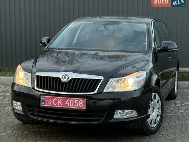 Черный Шкода Октавия, объемом двигателя 1.6 л и пробегом 202 тыс. км за 7490 $, фото 2 на Automoto.ua