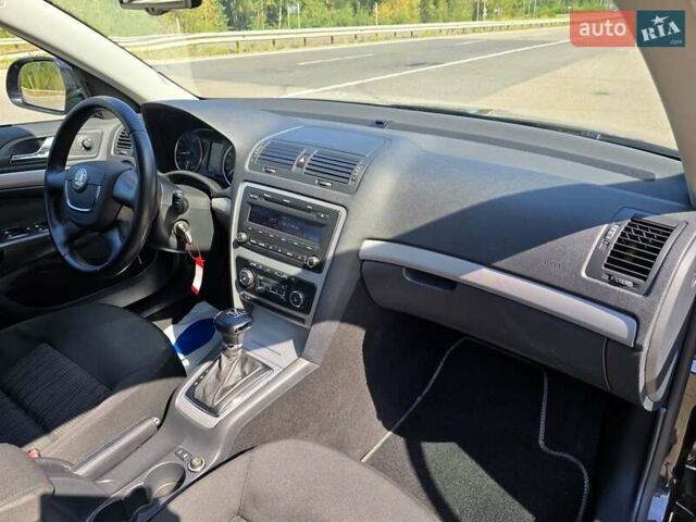 Черный Шкода Октавия, объемом двигателя 1.6 л и пробегом 212 тыс. км за 9299 $, фото 45 на Automoto.ua