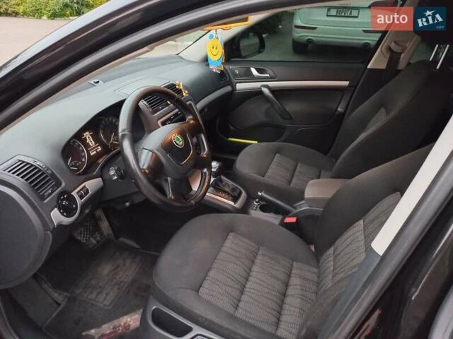 Черный Шкода Октавия, объемом двигателя 1.6 л и пробегом 300 тыс. км за 8500 $, фото 13 на Automoto.ua