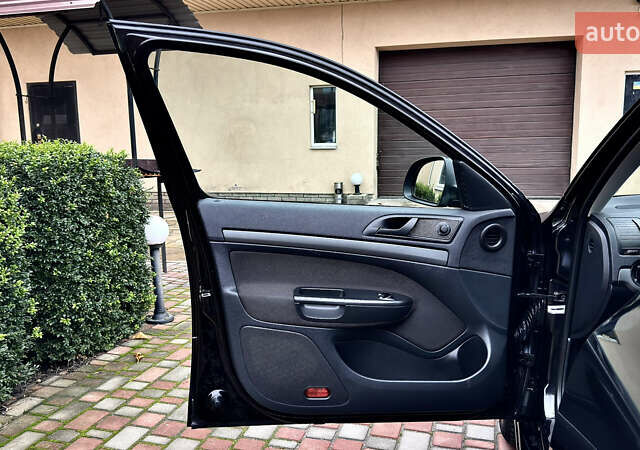 Чорний Шкода Октавія, об'ємом двигуна 1.6 л та пробігом 114 тис. км за 8299 $, фото 28 на Automoto.ua