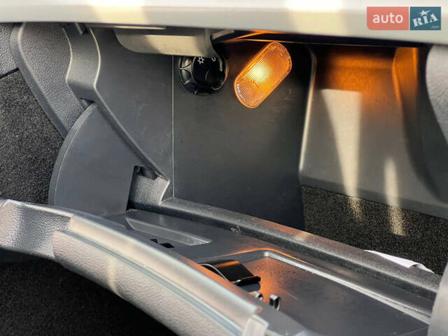 Чорний Шкода Октавія, об'ємом двигуна 1.6 л та пробігом 163 тис. км за 9350 $, фото 35 на Automoto.ua