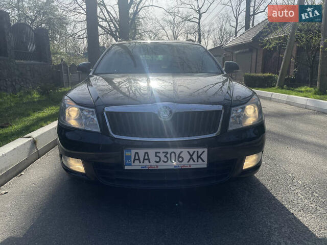 Черный Шкода Октавия, объемом двигателя 1.8 л и пробегом 216 тыс. км за 7600 $, фото 2 на Automoto.ua
