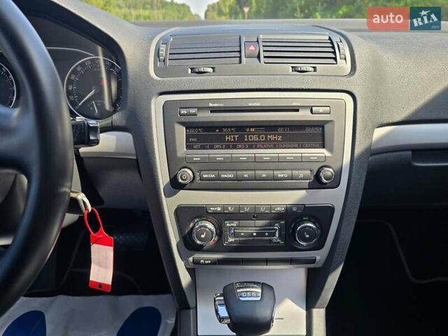 Черный Шкода Октавия, объемом двигателя 1.6 л и пробегом 212 тыс. км за 9299 $, фото 49 на Automoto.ua