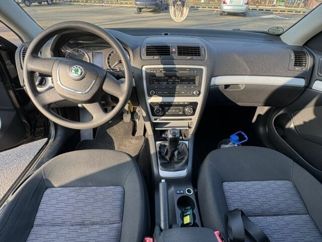 Чорний Шкода Октавія, об'ємом двигуна 1.4 л та пробігом 181 тис. км за 8100 $, фото 10 на Automoto.ua