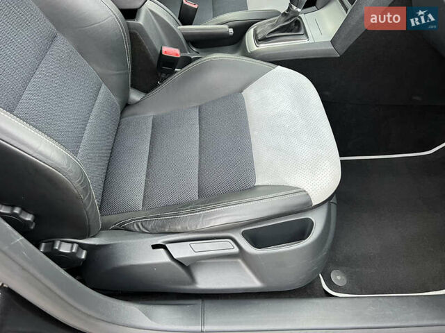 Черный Шкода Октавия, объемом двигателя 2 л и пробегом 265 тыс. км за 11950 $, фото 68 на Automoto.ua