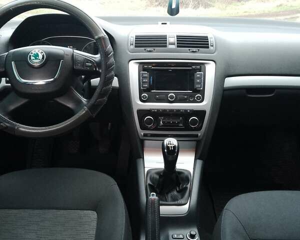 Чорний Шкода Октавія, об'ємом двигуна 1.6 л та пробігом 361 тис. км за 7800 $, фото 12 на Automoto.ua